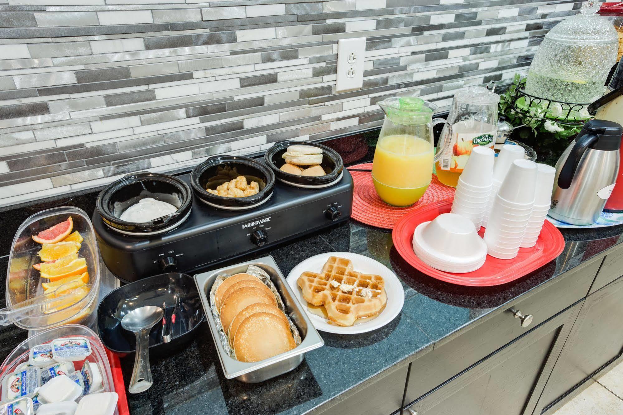 Best Way Inn Cleburne Esterno foto