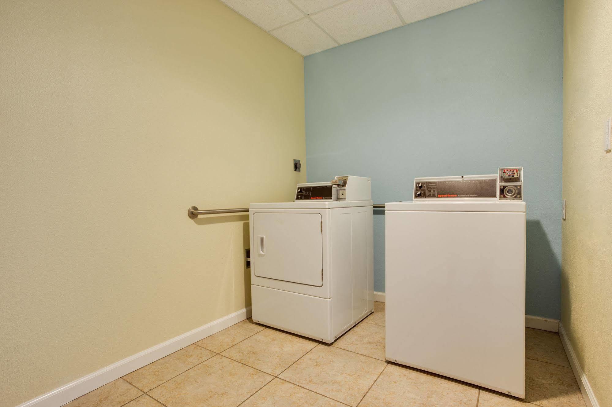 Best Way Inn Cleburne Esterno foto